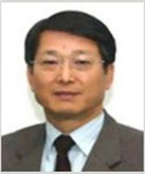 제1대 위원장 이동호